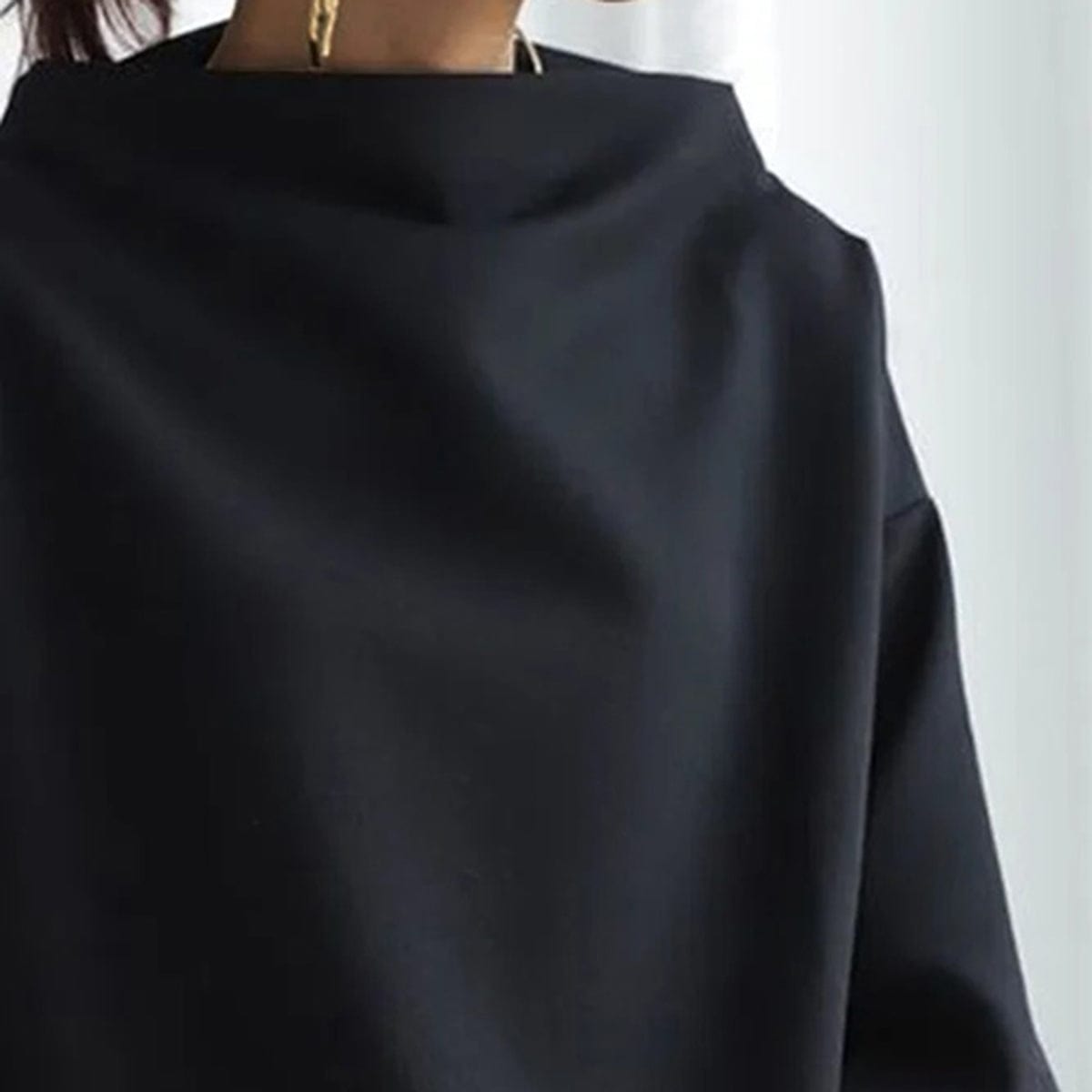 Nuria | Top de Punto de Cuello Alto Holgado