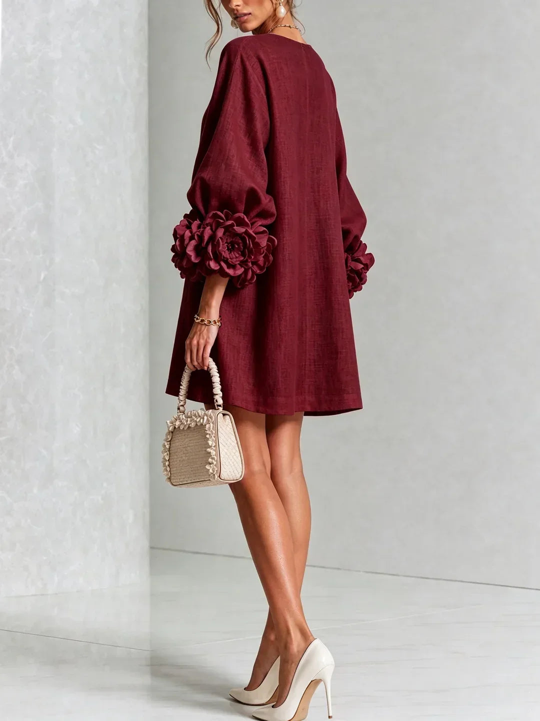 Elvira | Vestido Corto con Botones Florales y Mangas Amplias