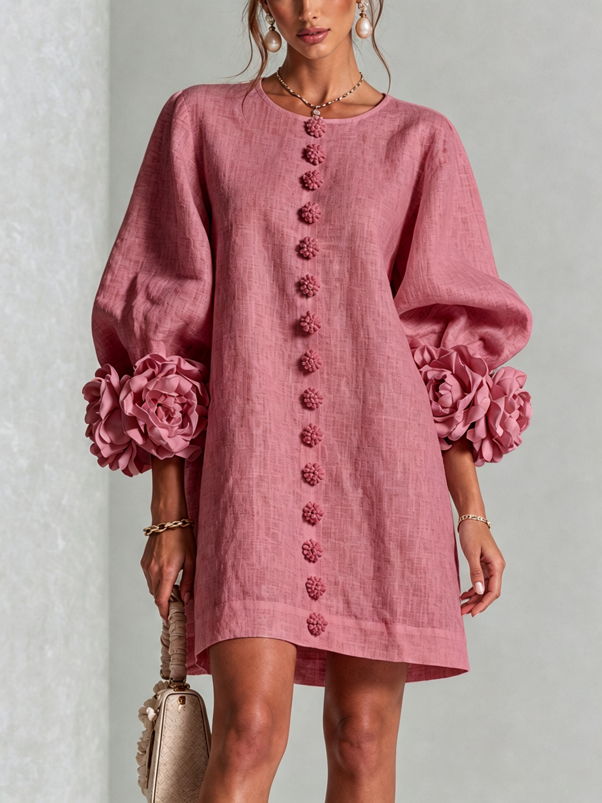 Itziar | Vestido Corto Abotonado con Puños de Flores