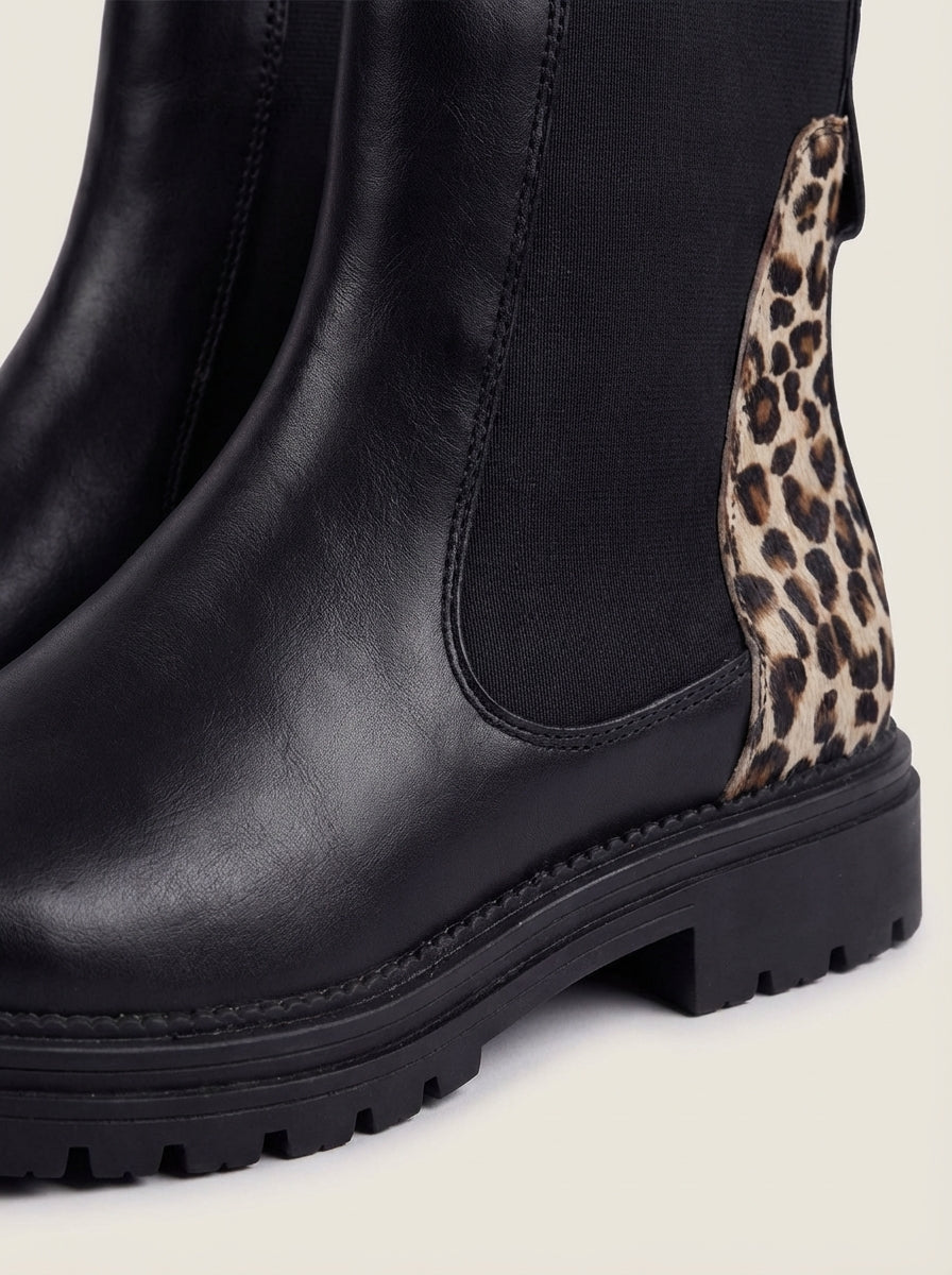 Botas Chelsea Negras - Detalle Leopardo