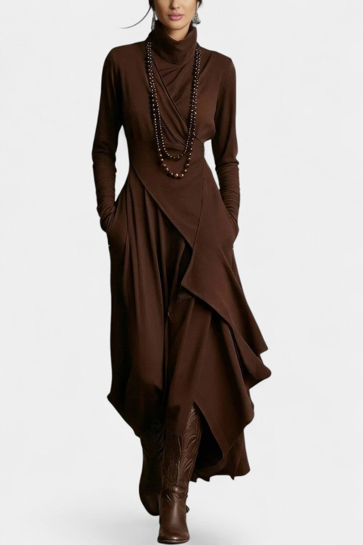 Blanca | Vestido Largo Asimétrico de Cuello Alto